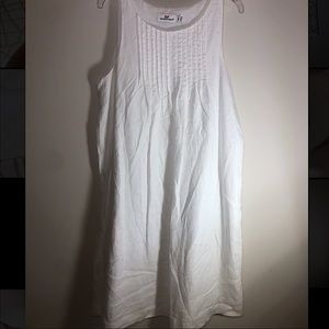 White linen Vineyard Vines dress. Super light, flowy, comfortable and stylish!
